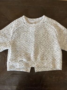 Women’s Textured Short-Sleeve sweatshirt